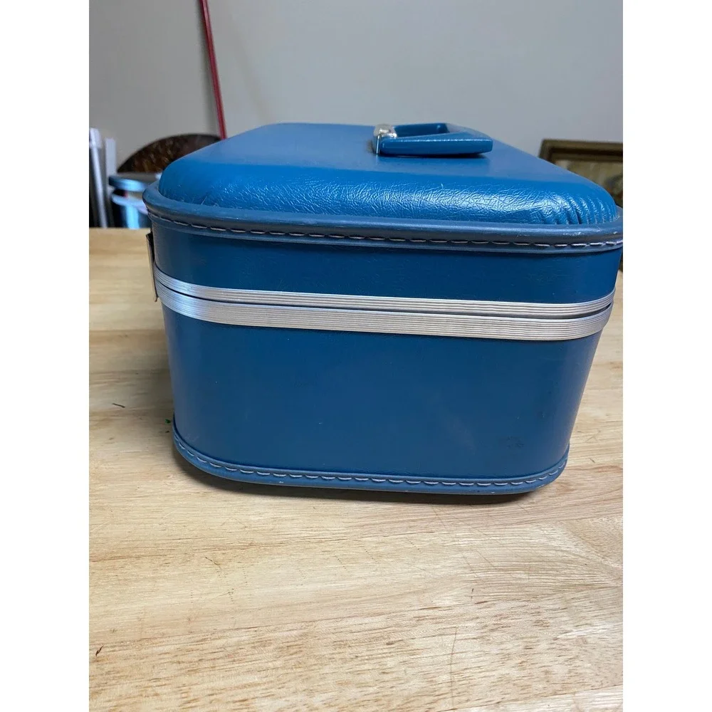 Vintage Blue Train Case Cosmetic Makeup Vanity Box Travel Luggage with Mirror